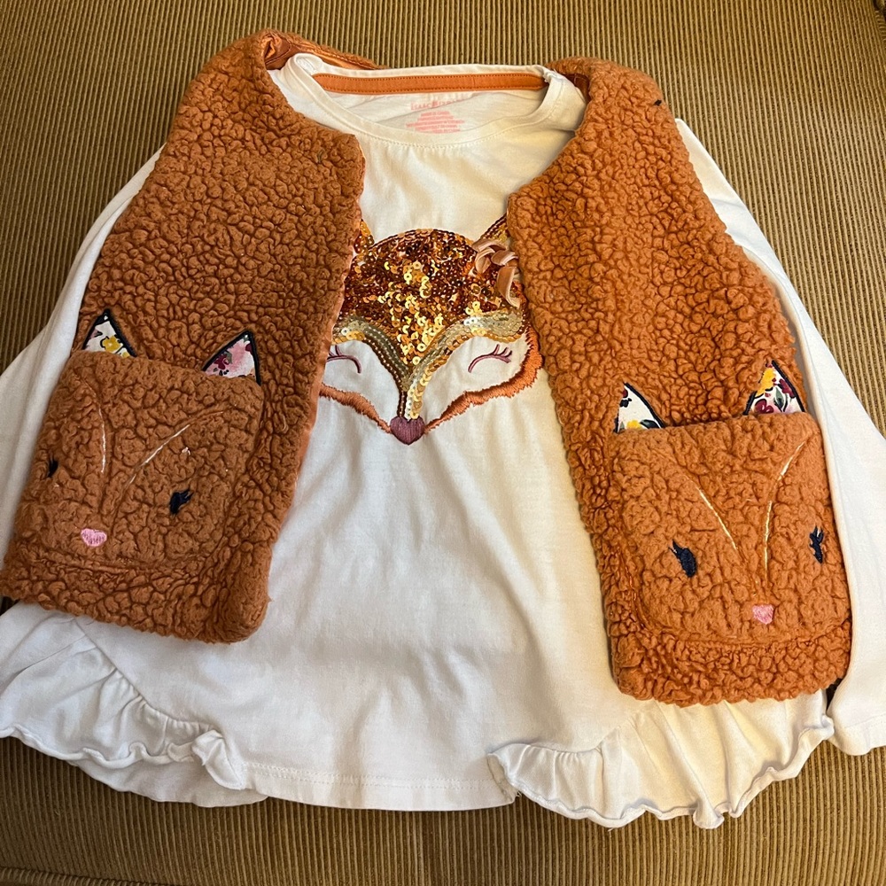 Isaac Mizrahi Girls Fox riffle shirt with matching Sherpa vest/bucket hat
